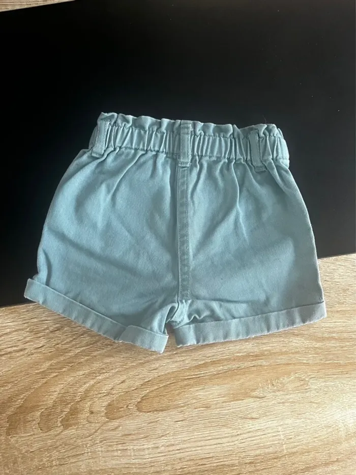 Short 6 mois - photo numéro 3
