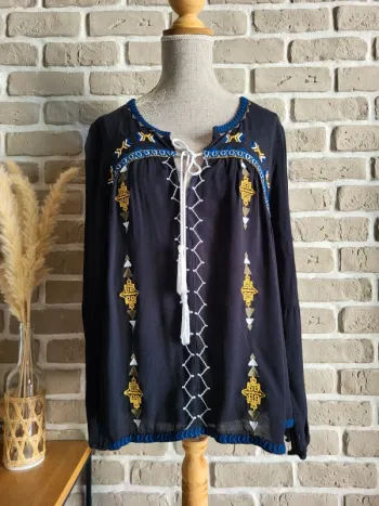 Blouse noire broderies et pompons Ba&sh - Bohème folk