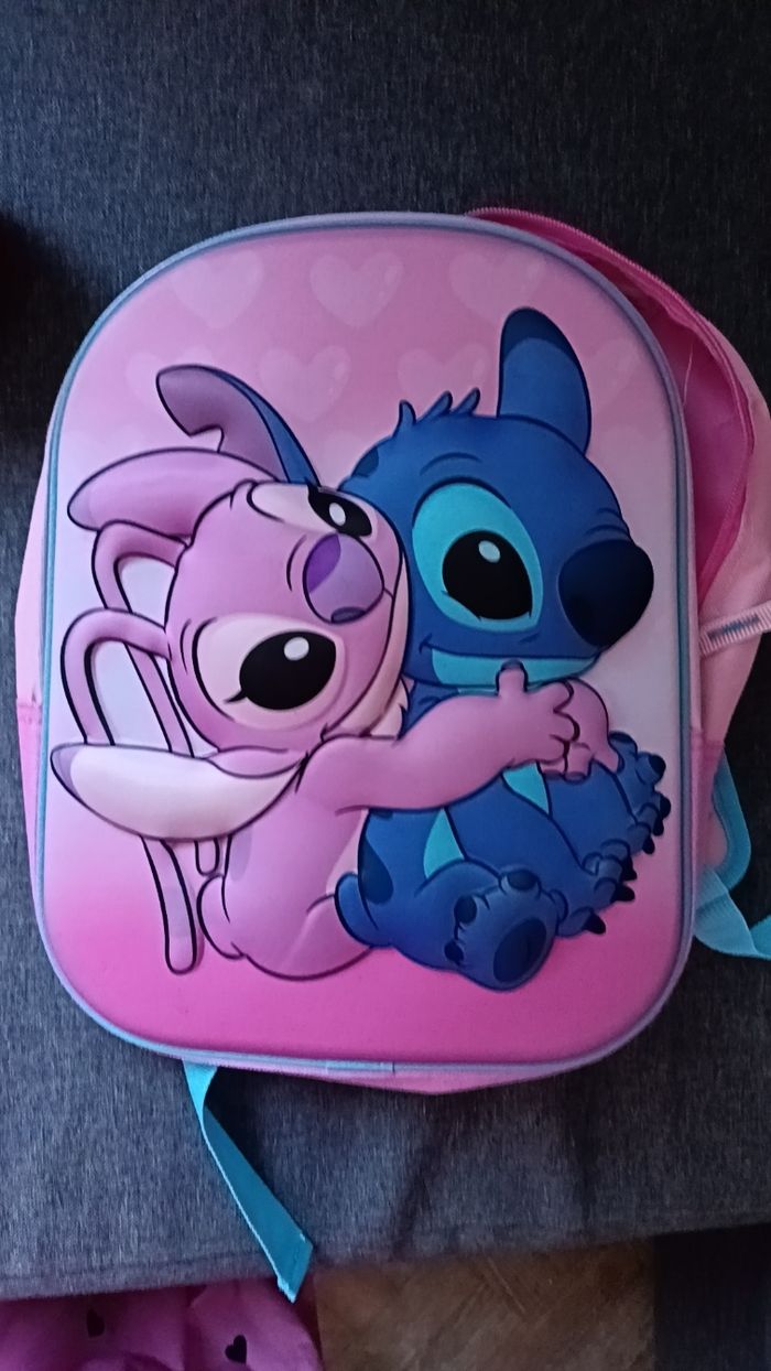 Cartable angel et stitch