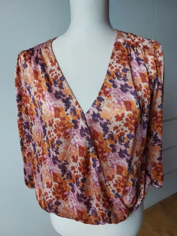Magnifique blouse satinée cache coeur
