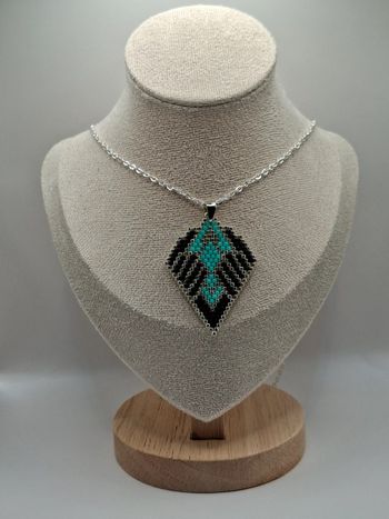 Collier brick stitch