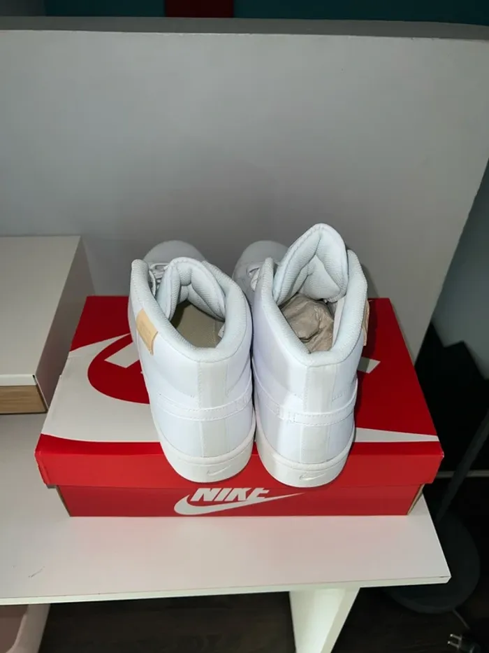 Basket Nike Taille 44.5 unisex - photo numéro 8