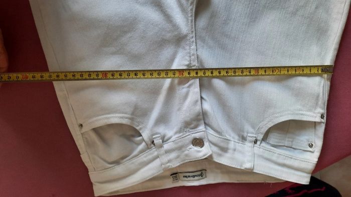 Jean troué Stradivarius taille 32 - photo numéro 5