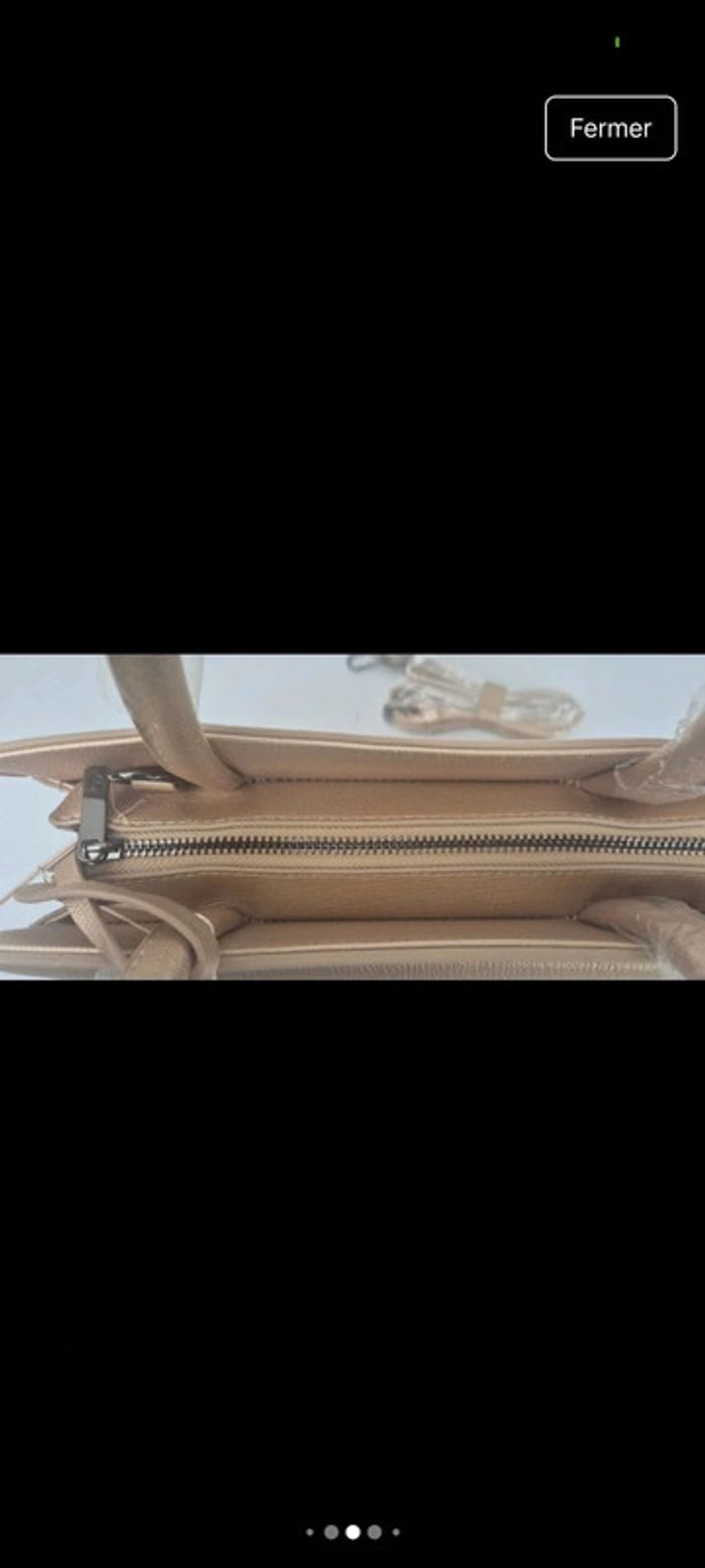 Sac à main doré avec bandoulière ajustable - photo numéro 6