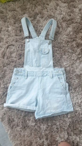 Combi short salopette en jean Marque Jennyfer Taille 32