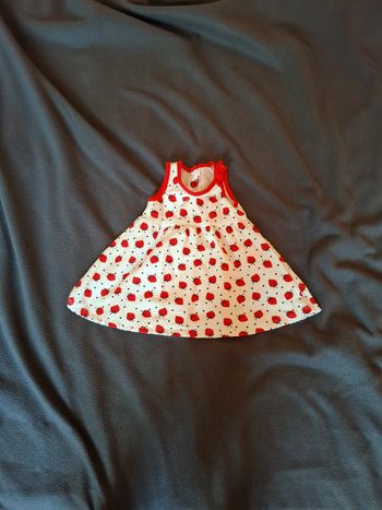 Robe fraise bébé