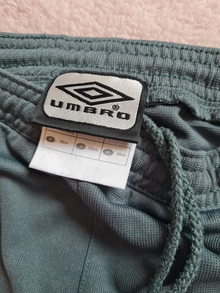 Short Umbro 3 ans - photo numéro 2