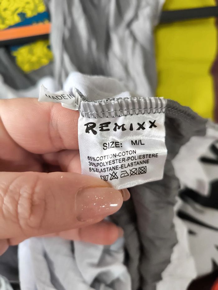 T shirt remixx taille M-L neuf - photo numéro 5