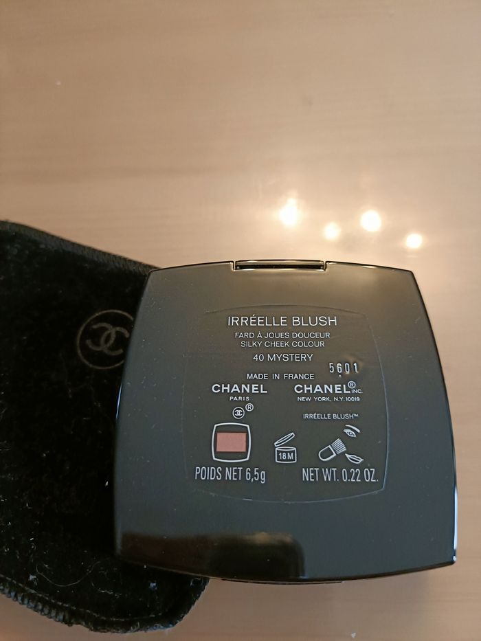 LOT PALETTE + BLUSH CHANNEL NEUF - photo numéro 4