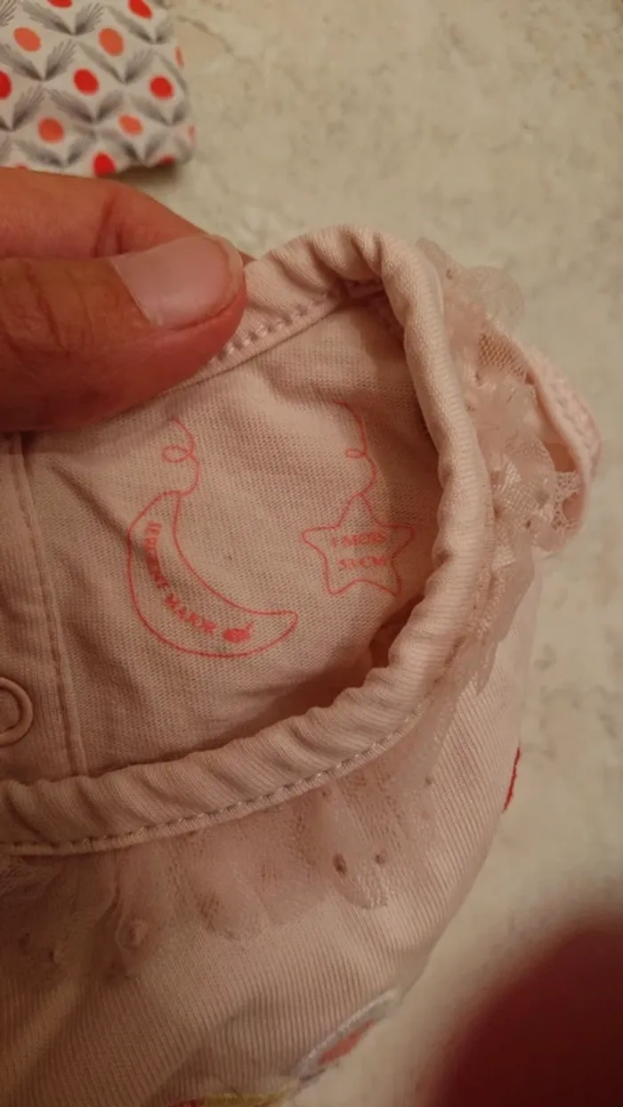 Combishort bébé 1 mois rose pâle et tulle - photo numéro 3