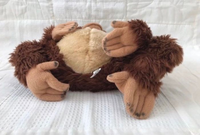 Grande peluche 40 centimètres gorille / singe assis marron et beige Vintage - photo numéro 7