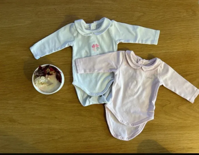 Lot de 2 bodys 1 mois