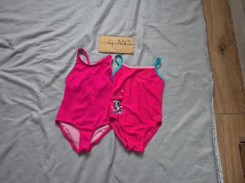 Lot maillot de bain fille 4 ans