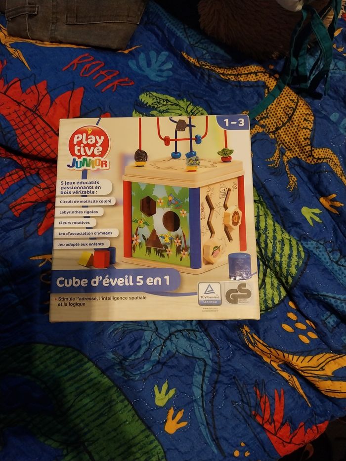 Cube d éveil 5 en 1