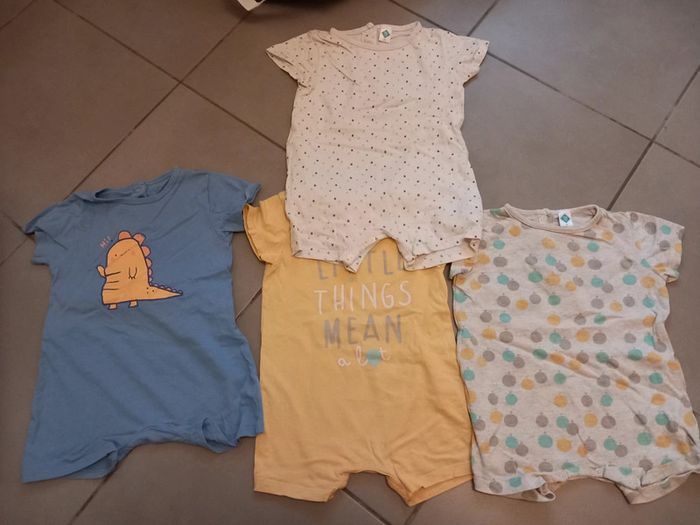 Lot 4 combishort 12 mois