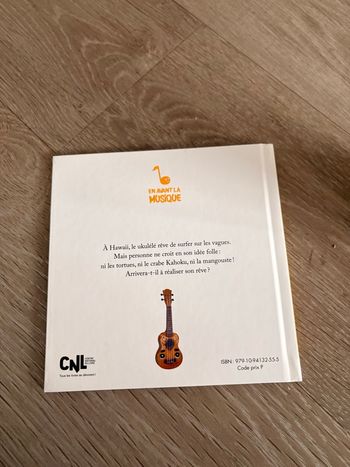 Livre ukulélé qui voulait surfer 