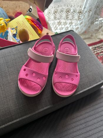 Sandales crocs rose et fushia