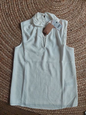 Blouse neuve valeur 24.99 naf naf blanche t S