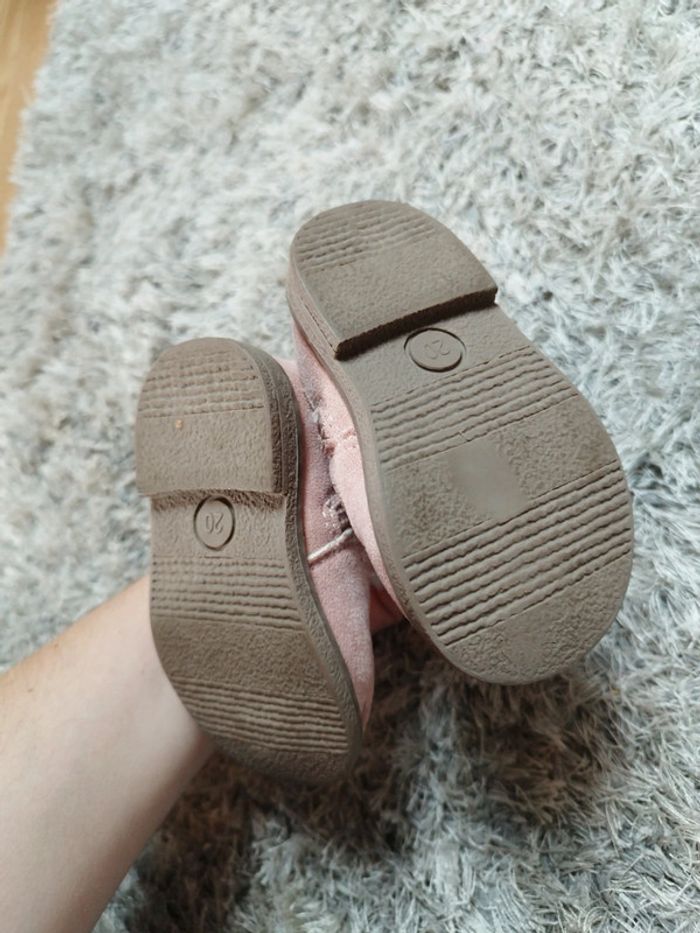 Bottes bébé fille couleur rose moumoute et cœur pointure 20 - photo numéro 4