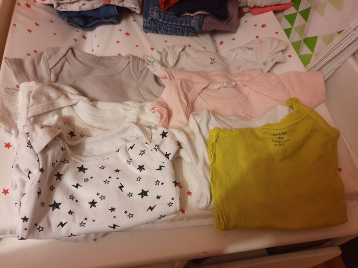 Lot vêtements 6 mois - photo numéro 3