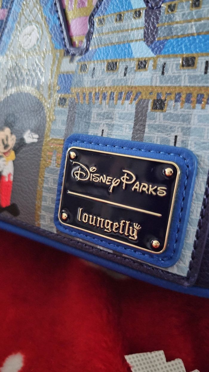 Loungefly Disney – Mickey at Cinderella Castle – Neuf sous blister - photo numéro 3