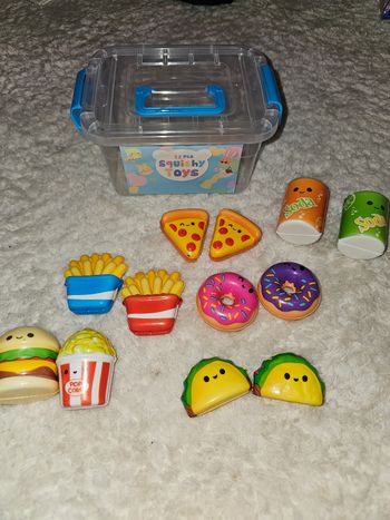 🧸 Lot Squishy x12 – Nourriture kawaii 🍕🍩 – Boîte incluse – Anti-stress