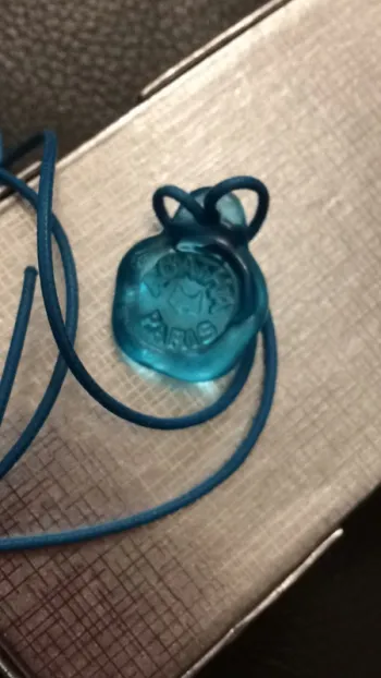 Collier sceau pâte de verre neuf
