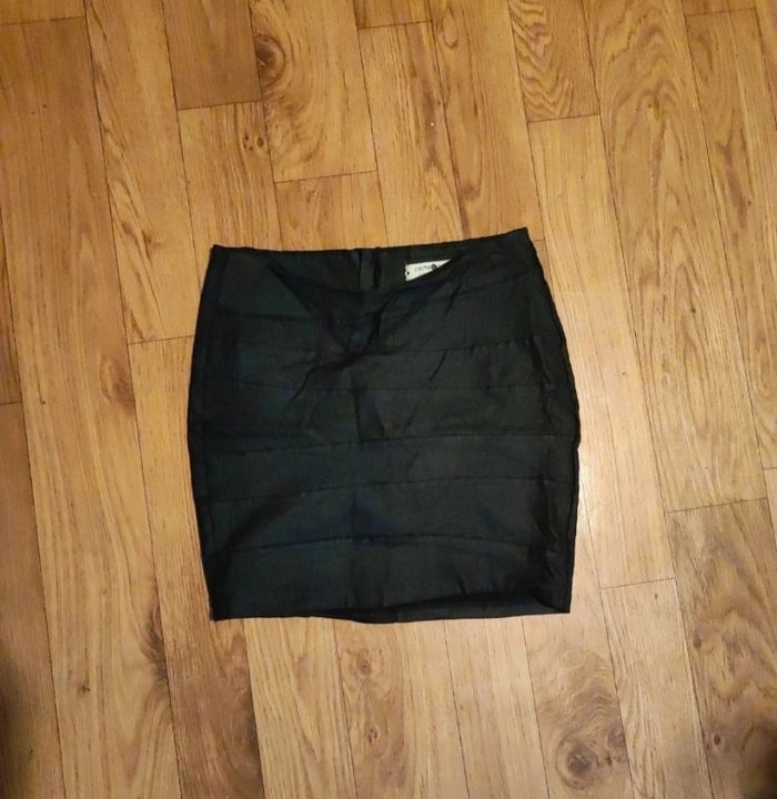 Jupes courtes - photo numéro 2