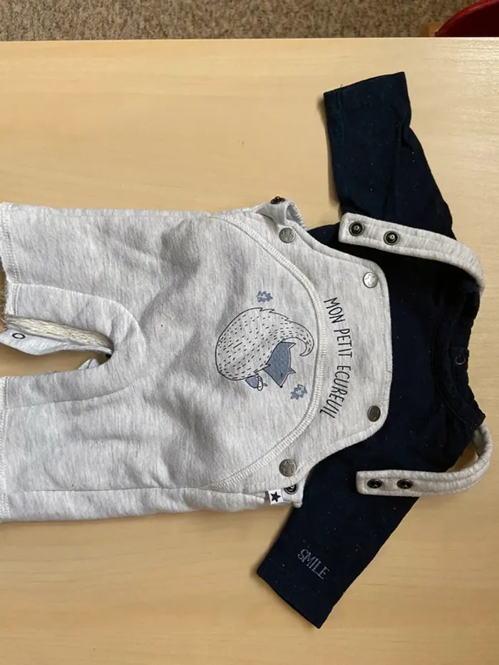 Ensemble t-shirt manches longues et salopette