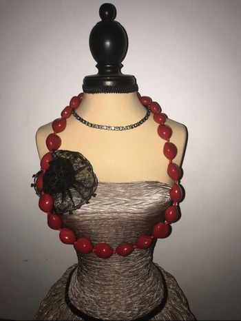 Collier / sautoir fantaisie en perles état neuf
