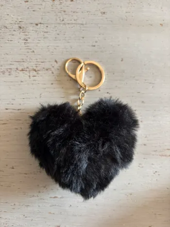 Porte clés cœur noir