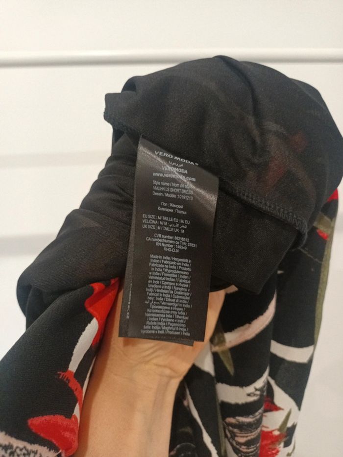 Jolie robe Vero Moda taille M neuve - photo numéro 4