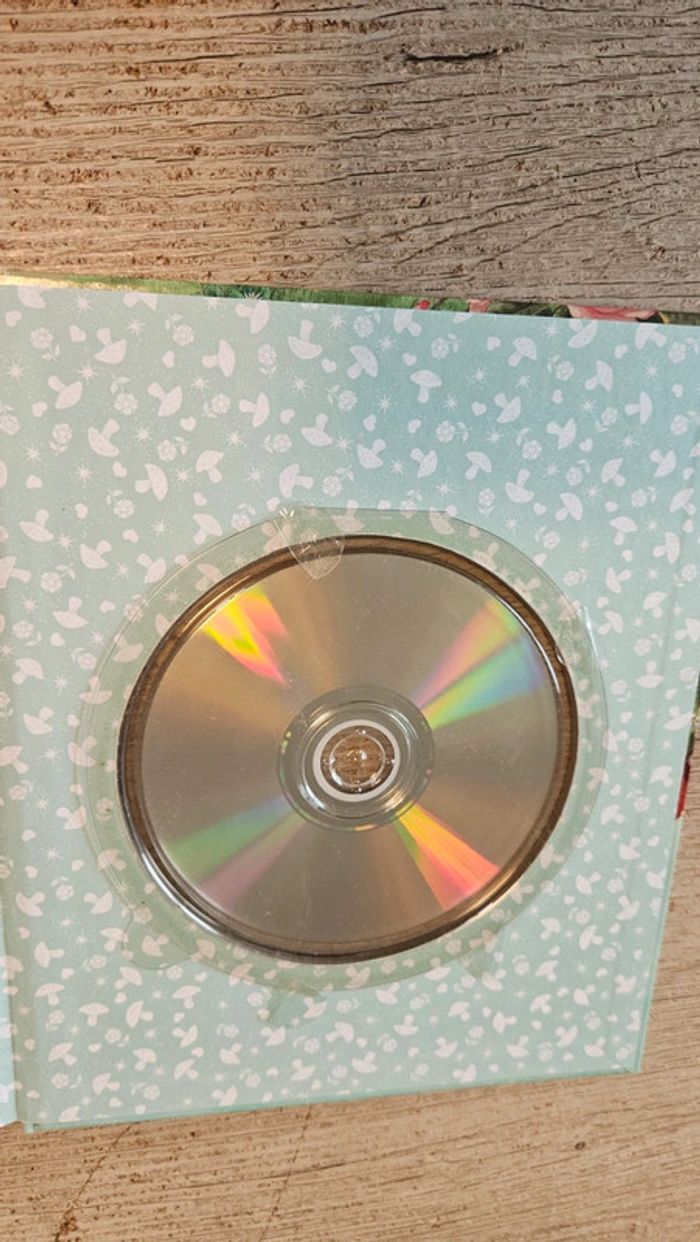 Livre classique + CD Derrière la porte verte, Piccolia, neuf - photo numéro 3