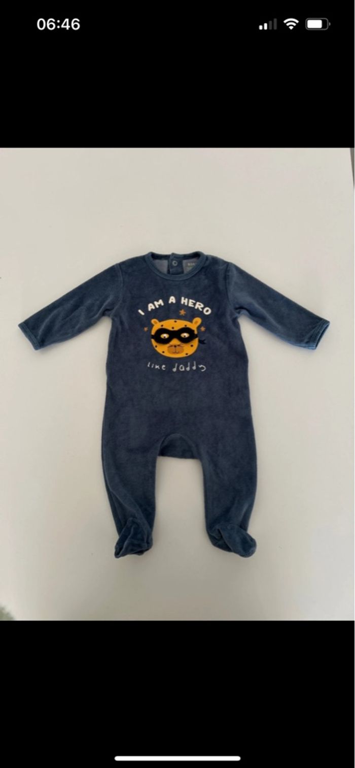 Lot 9 pyjamas 6 mois - photo numéro 3