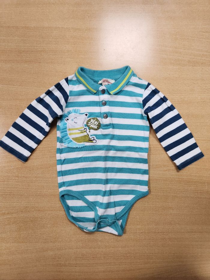 Body manches longues à rayures blanc vert et bleu motif hérisson du pareil au même taille 9 mois.