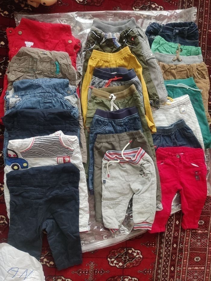 Pantalons et Salopettes bébé 12 mois - photo numéro 2