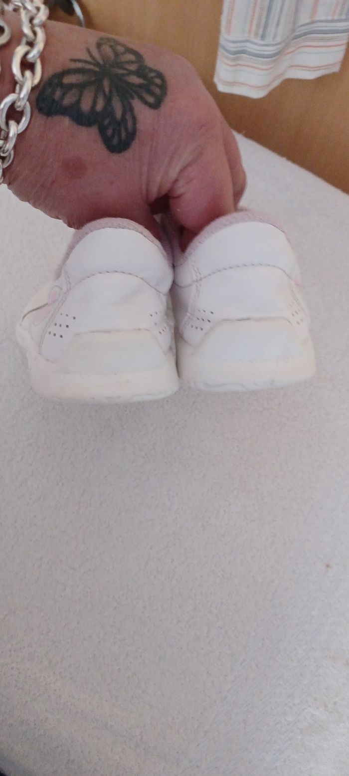Baskets fille Pointure 33 - photo numéro 2