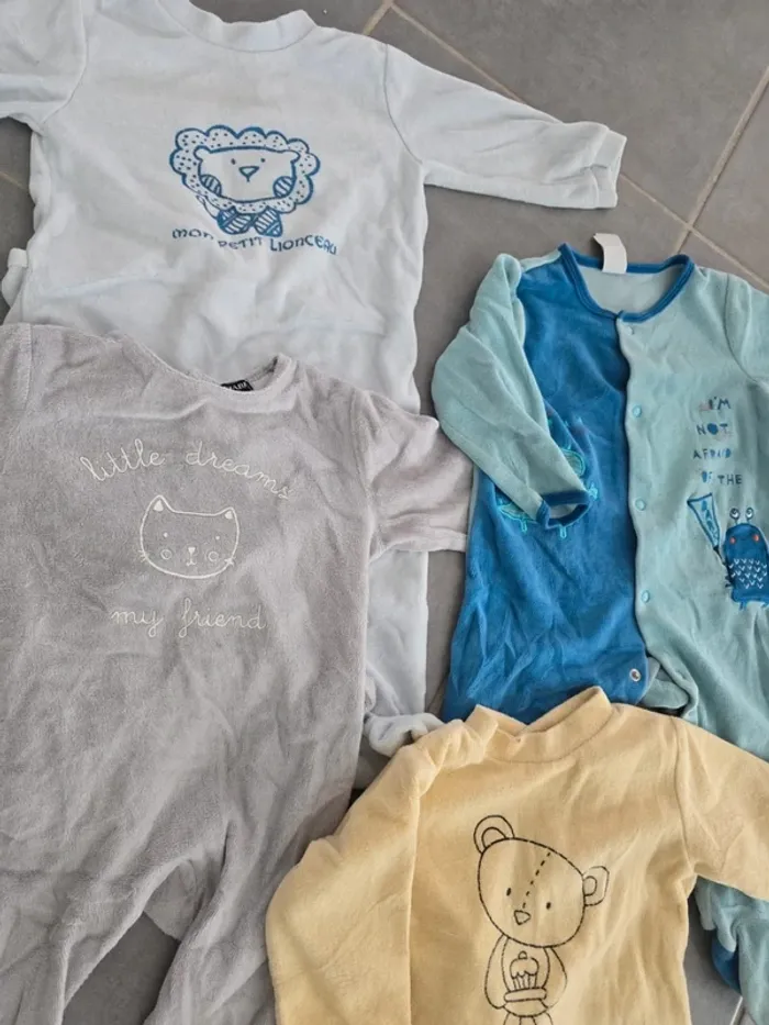 Lot de 4 pyjamas - photo numéro 2