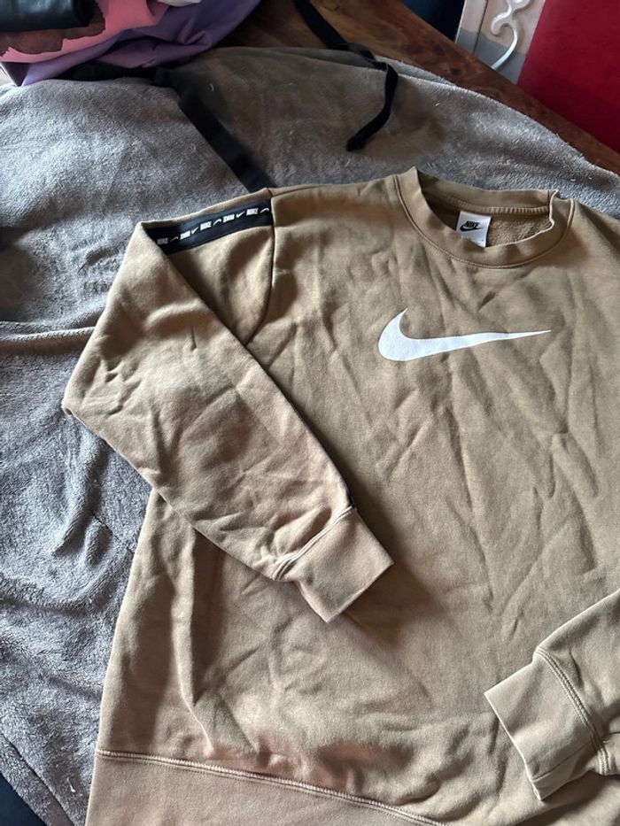 Pull Nike - photo numéro 2