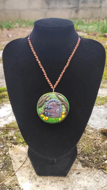 Collier féerique porte magique