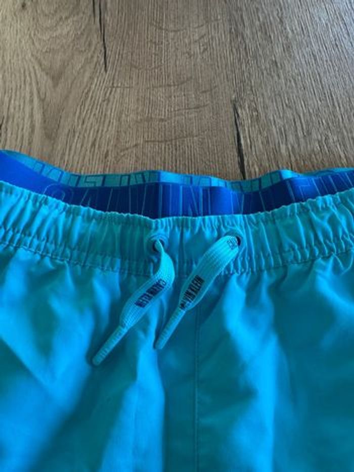 Short de bain Calvin Klein taille 10-12 ans comme neuf - photo numéro 4