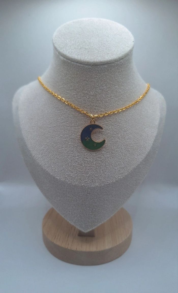 Collier lune bleue et verte