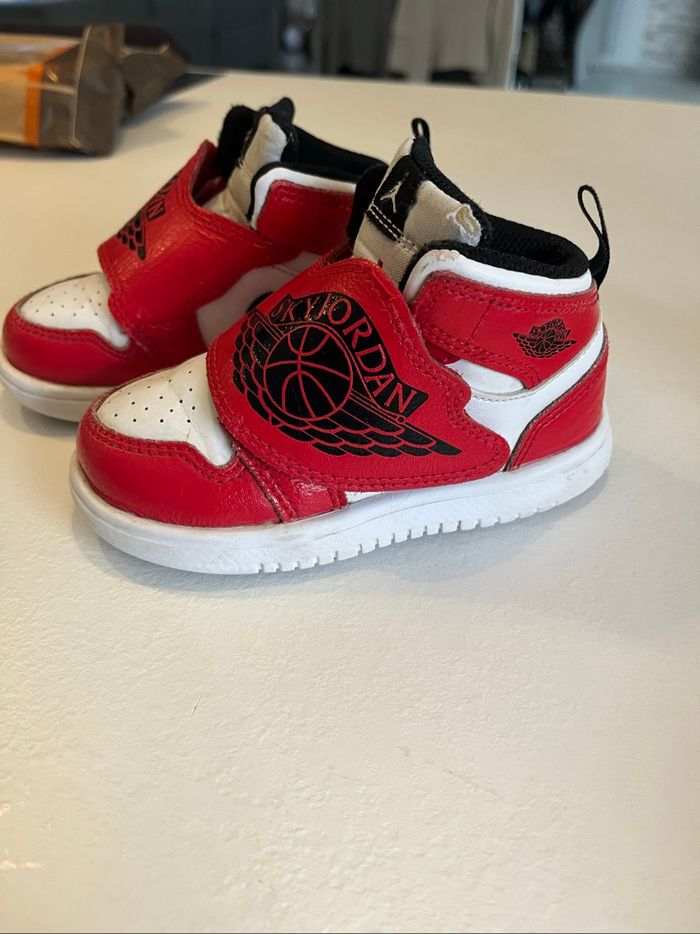 Basket Jordan 23,5 - photo numéro 2