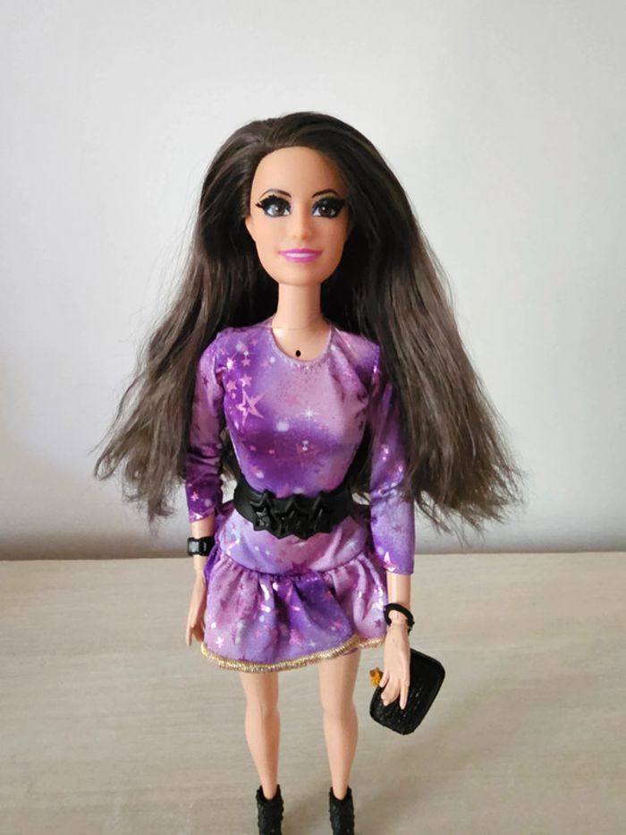 Poupée Barbie Raquelle - Écoute, enregistre, répète - Mattel - photo numéro 2