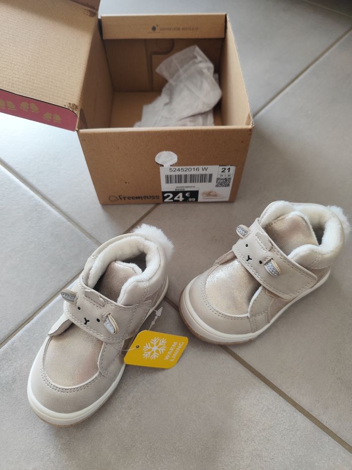 Chaussures hiver fille neuve taille 21