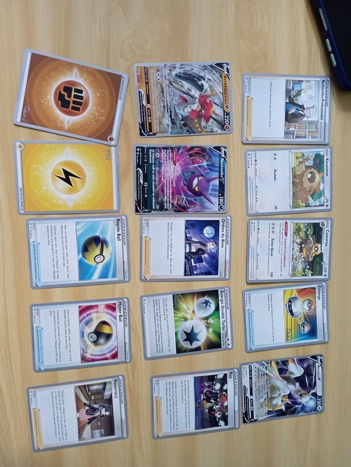 Lot de 15 cartes Pokémon très bon état très jolie