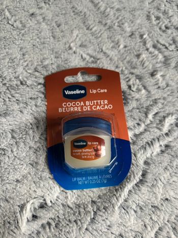baume à lèvres vaseline au beurre de cacao