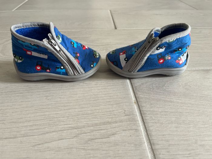 Chausson taille 19 - photo numéro 2