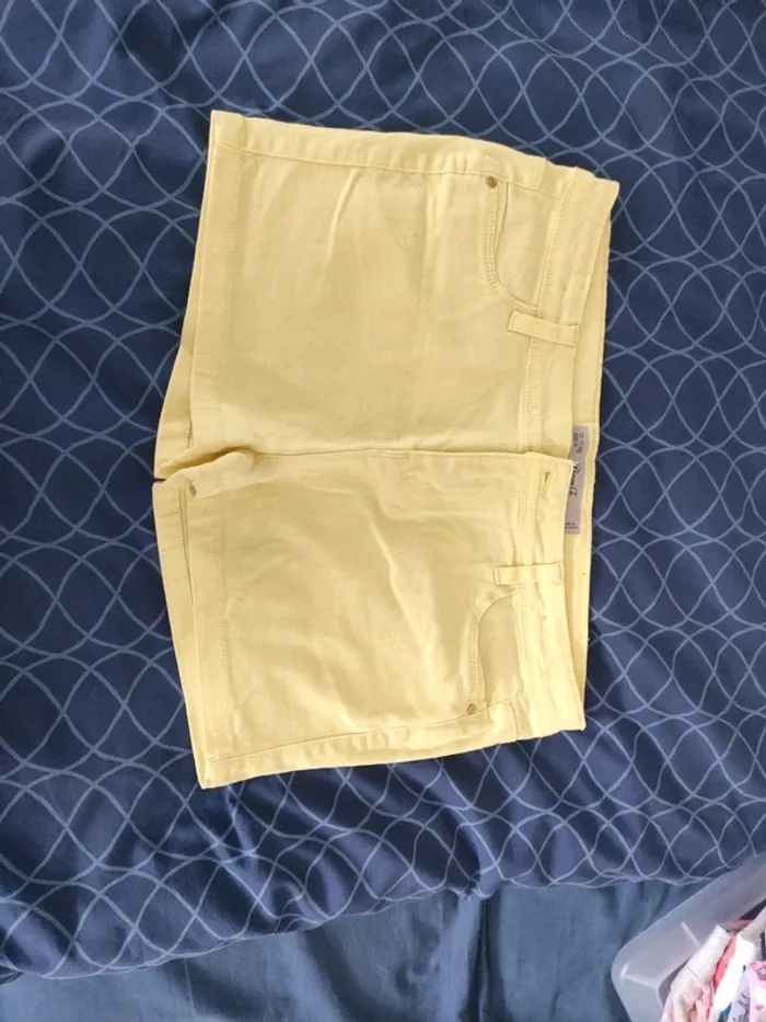 Short denim