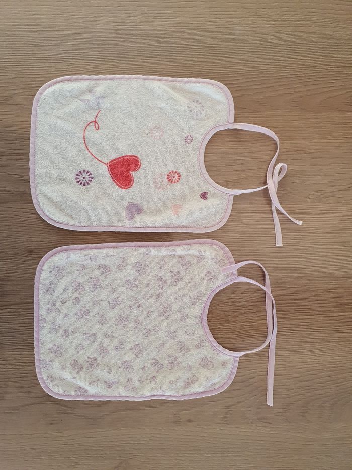 Lot de 2 bavoirs  pommette - photo numéro 2